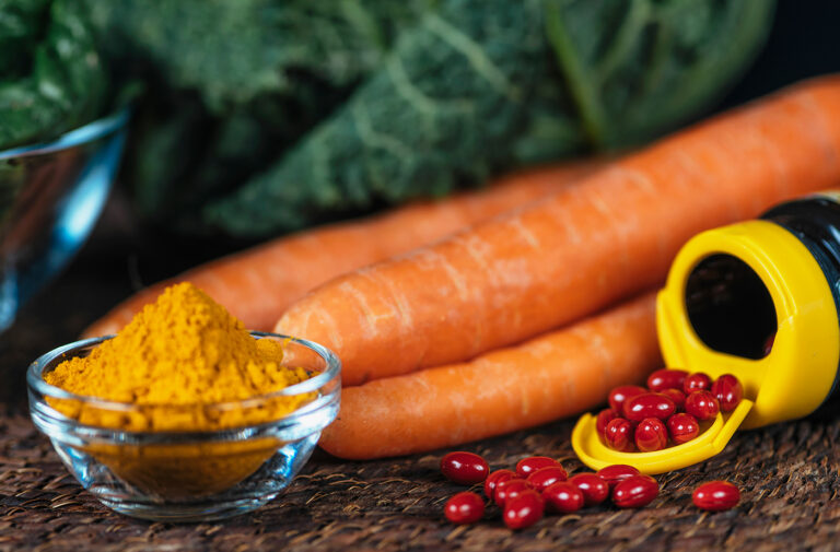 Natural ingredients for eye health and anti-aging